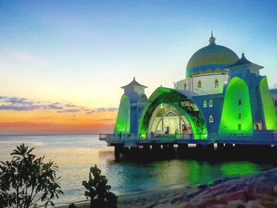 Leju 21 樂居 Explore Malacca From A Riverside House Exterior foto